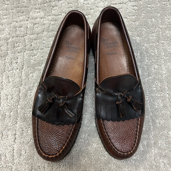 Allen Edmonds made in the USA Men’s leather tassel loafers- like new size 10.5 - Picture 6 of 6